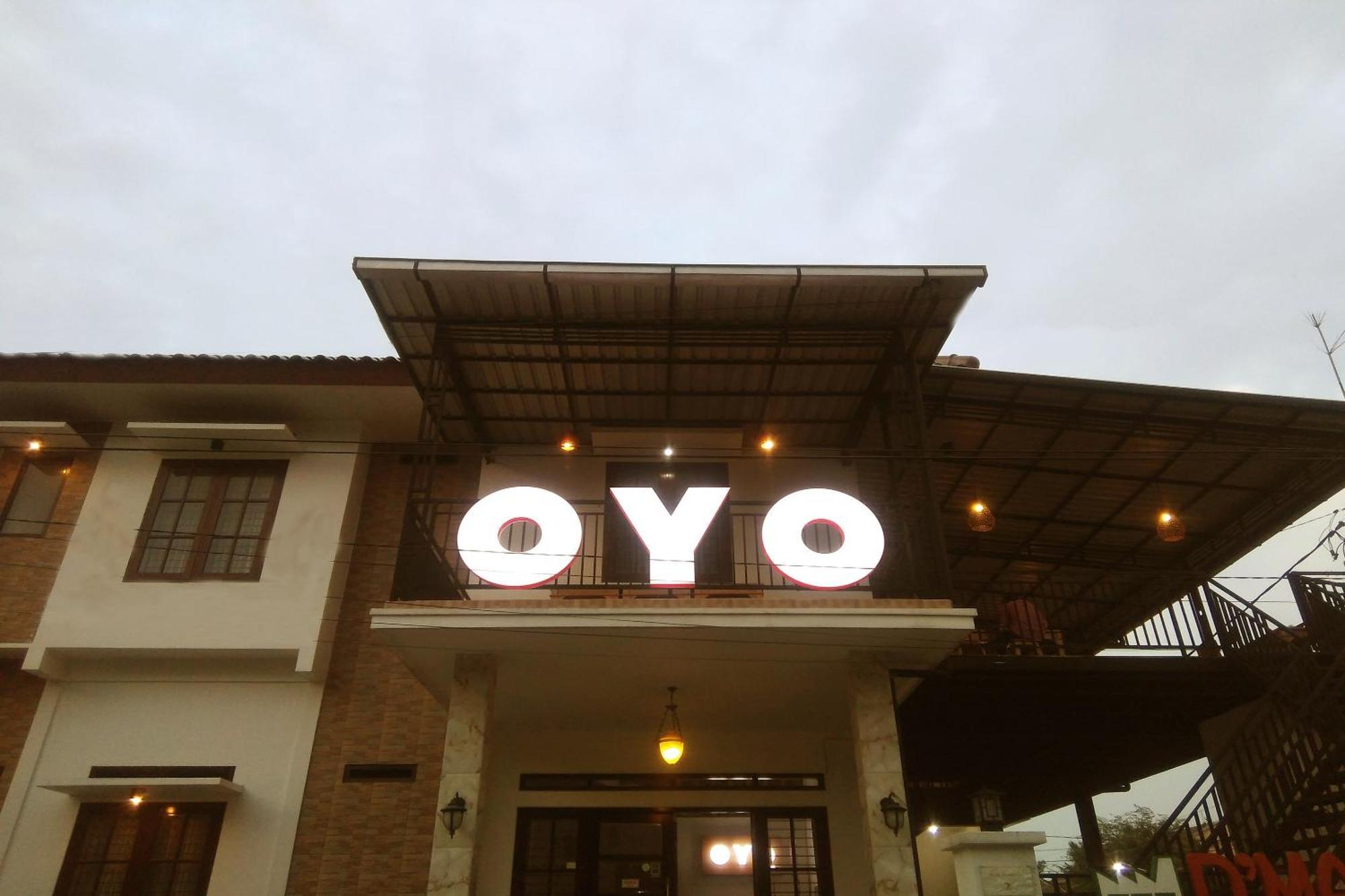 Oyo 350 D' Maktab Homestay Syariah มะลัง ภายนอก รูปภาพ