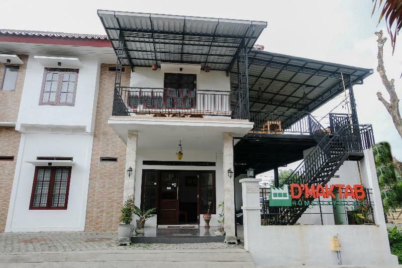 Oyo 350 D' Maktab Homestay Syariah มะลัง ภายนอก รูปภาพ