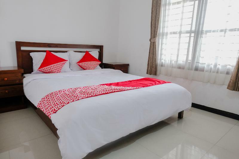 Oyo 350 D' Maktab Homestay Syariah มะลัง ภายนอก รูปภาพ