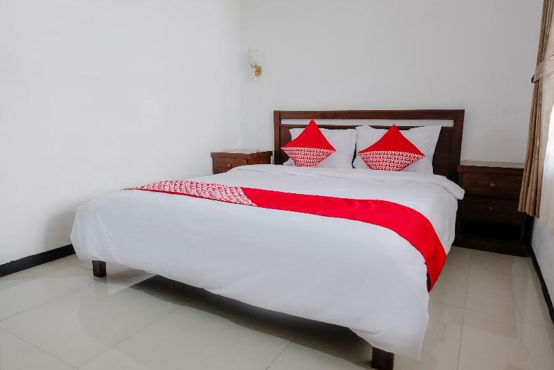 Oyo 350 D' Maktab Homestay Syariah มะลัง ภายนอก รูปภาพ