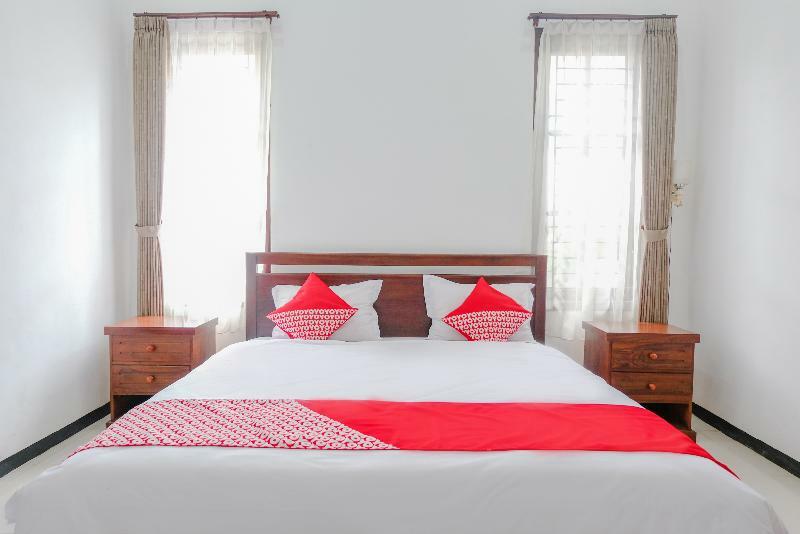 Oyo 350 D' Maktab Homestay Syariah มะลัง ภายนอก รูปภาพ