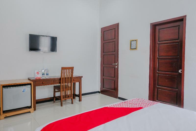 Oyo 350 D' Maktab Homestay Syariah มะลัง ภายนอก รูปภาพ