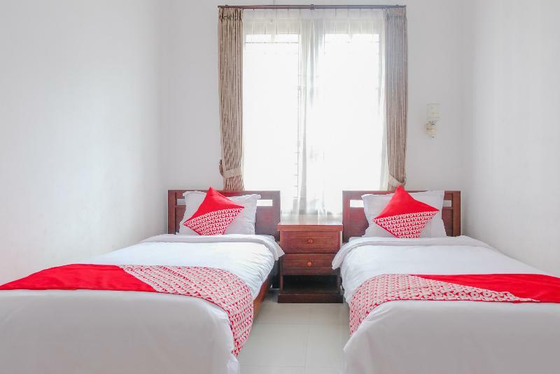 Oyo 350 D' Maktab Homestay Syariah มะลัง ภายนอก รูปภาพ